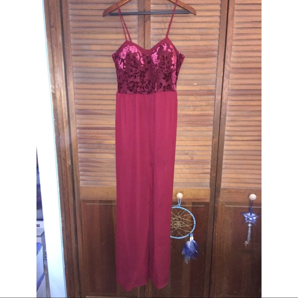 Wide Leg Jumpsuit 🌹 - Picture 3 of 3